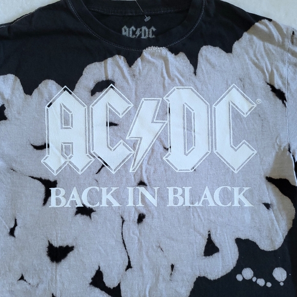 AC⚡DC Bleached "Back in Black"🖤 Graphic Tee👕 - NWOT - Picture 3 of 12